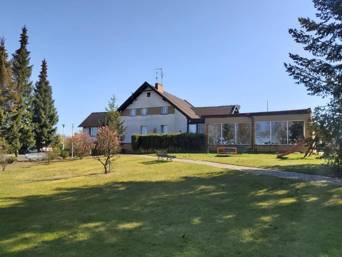 Ab Domki Caloroczne Nad Jeziorem Steszew Exterior photo